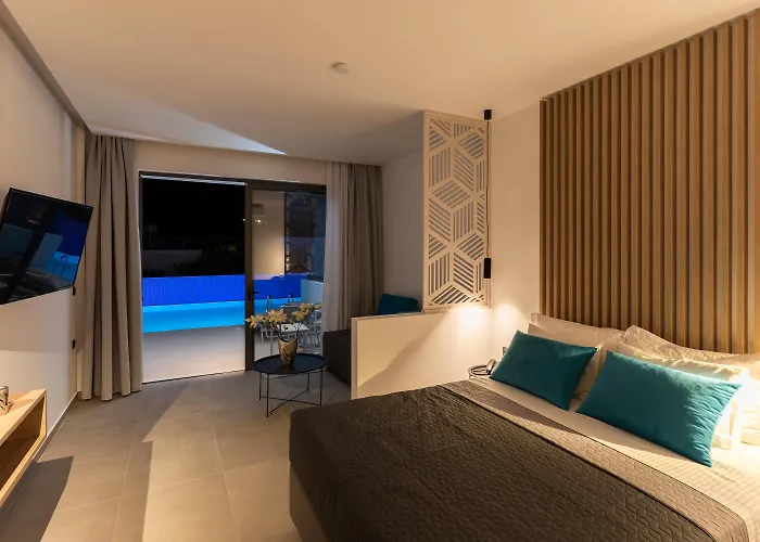 Zoes Hotel & Suites