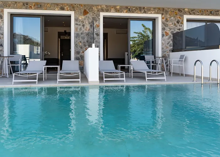 Zoes Hotel & Suites