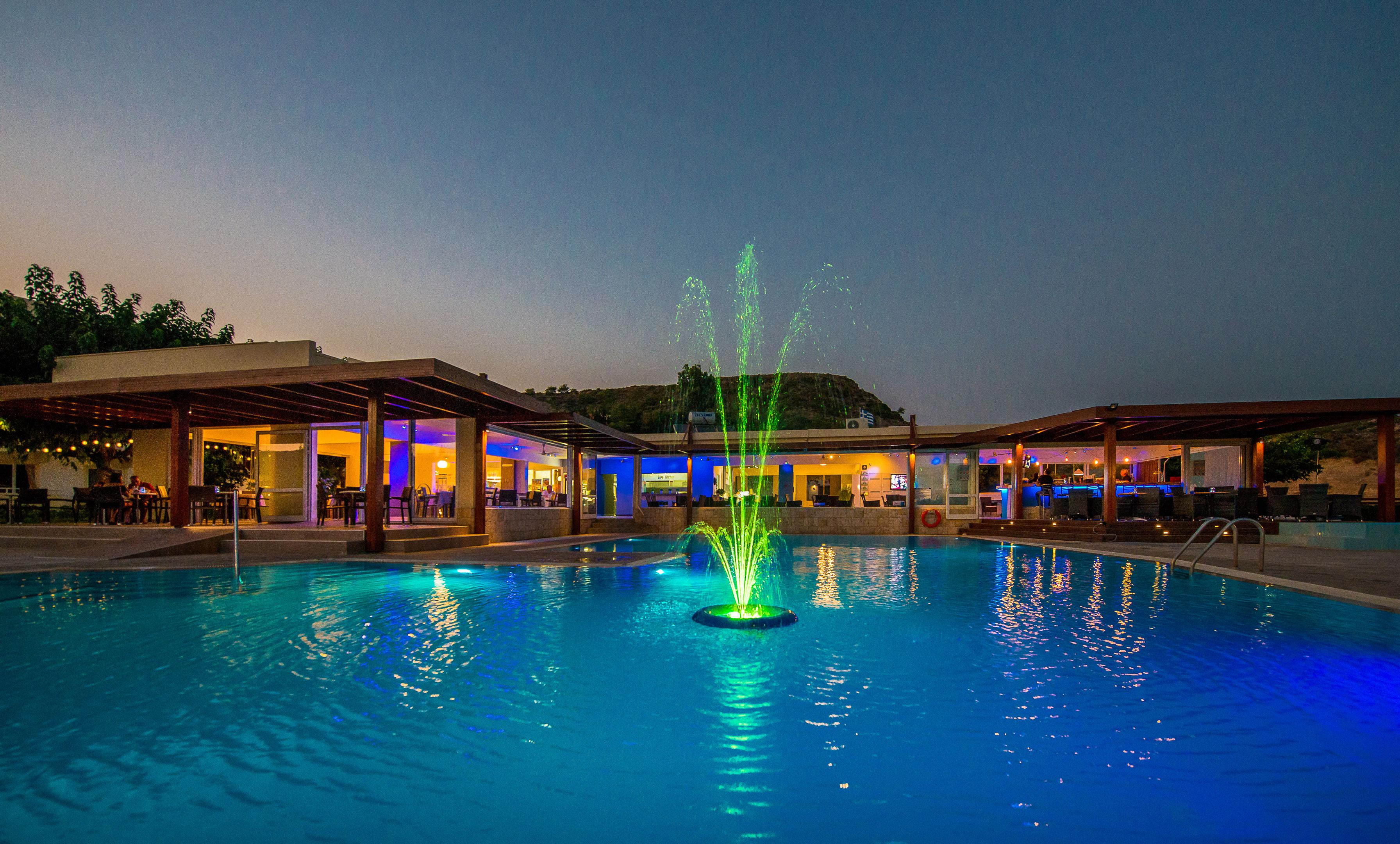Hotel Zoes &