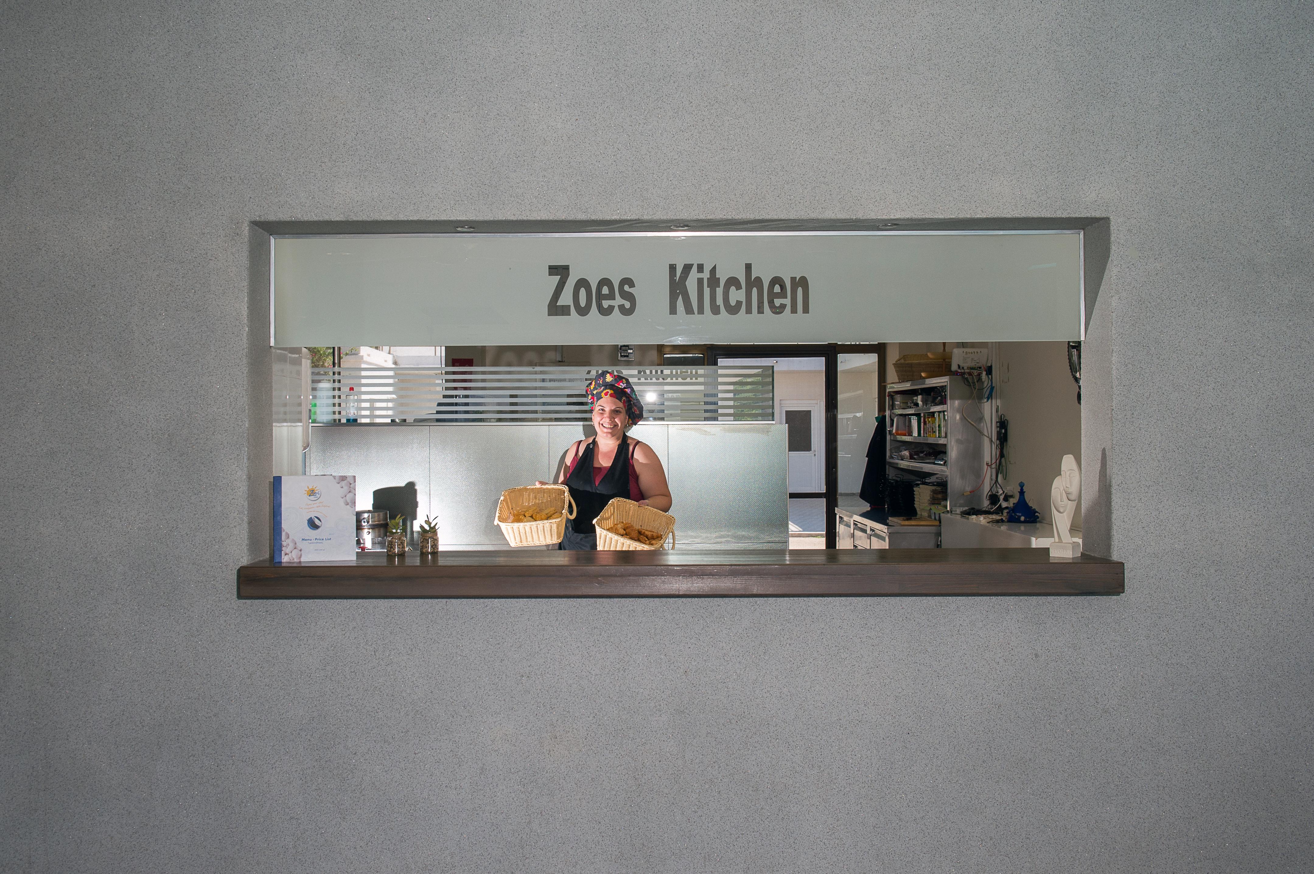 Hotel Zoes & 3*