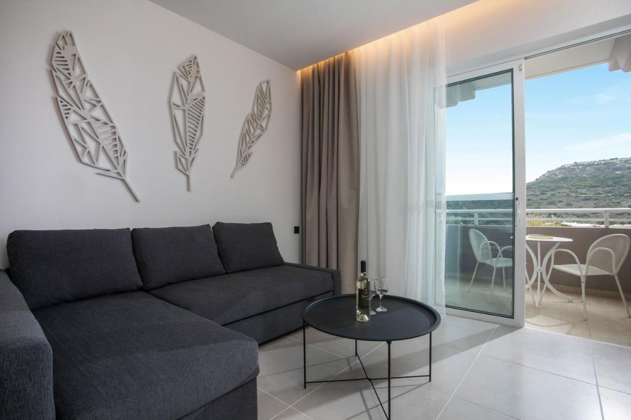 Zoes & Hotel 3*