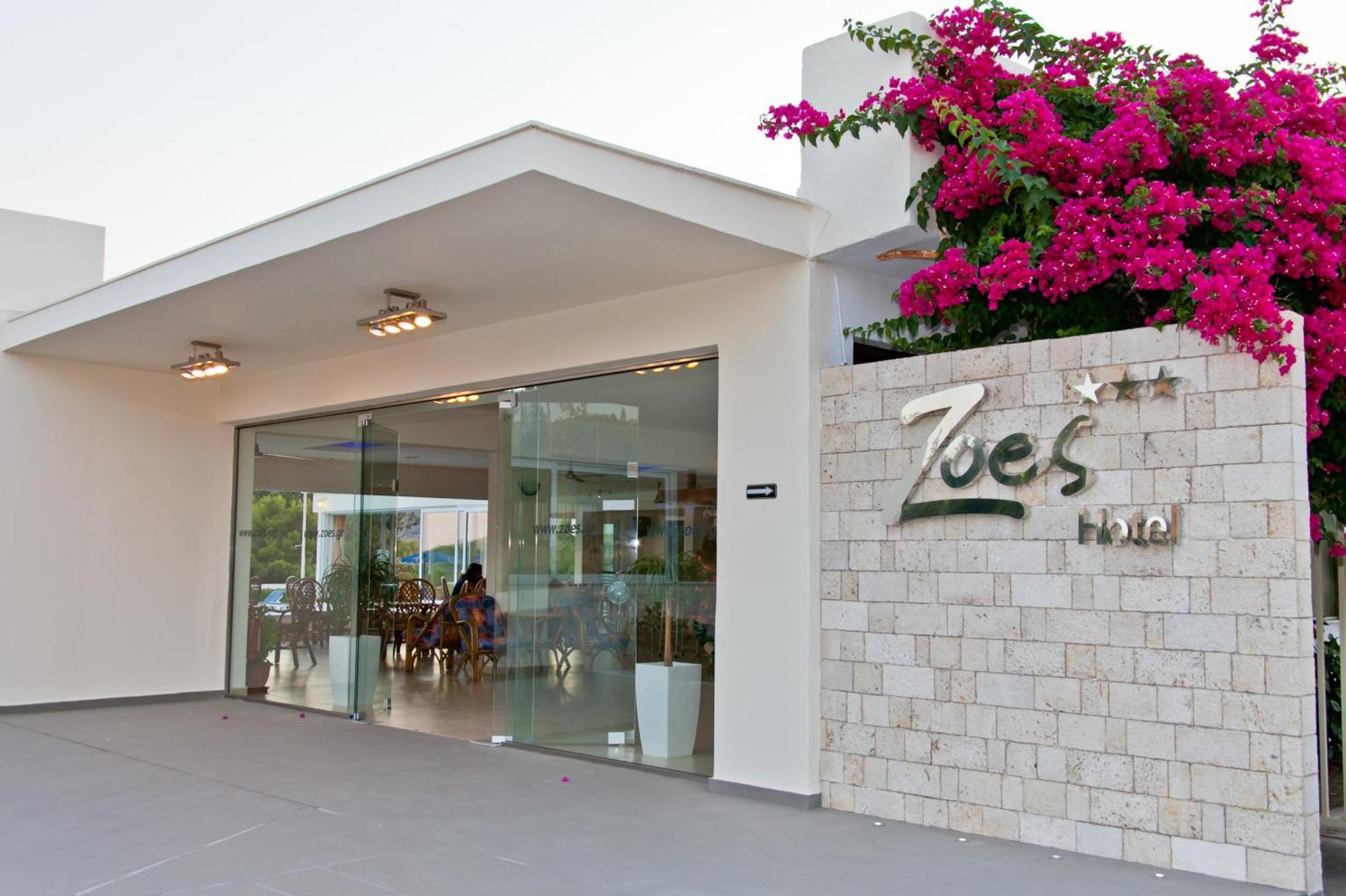 Hotel Zoes & 3*