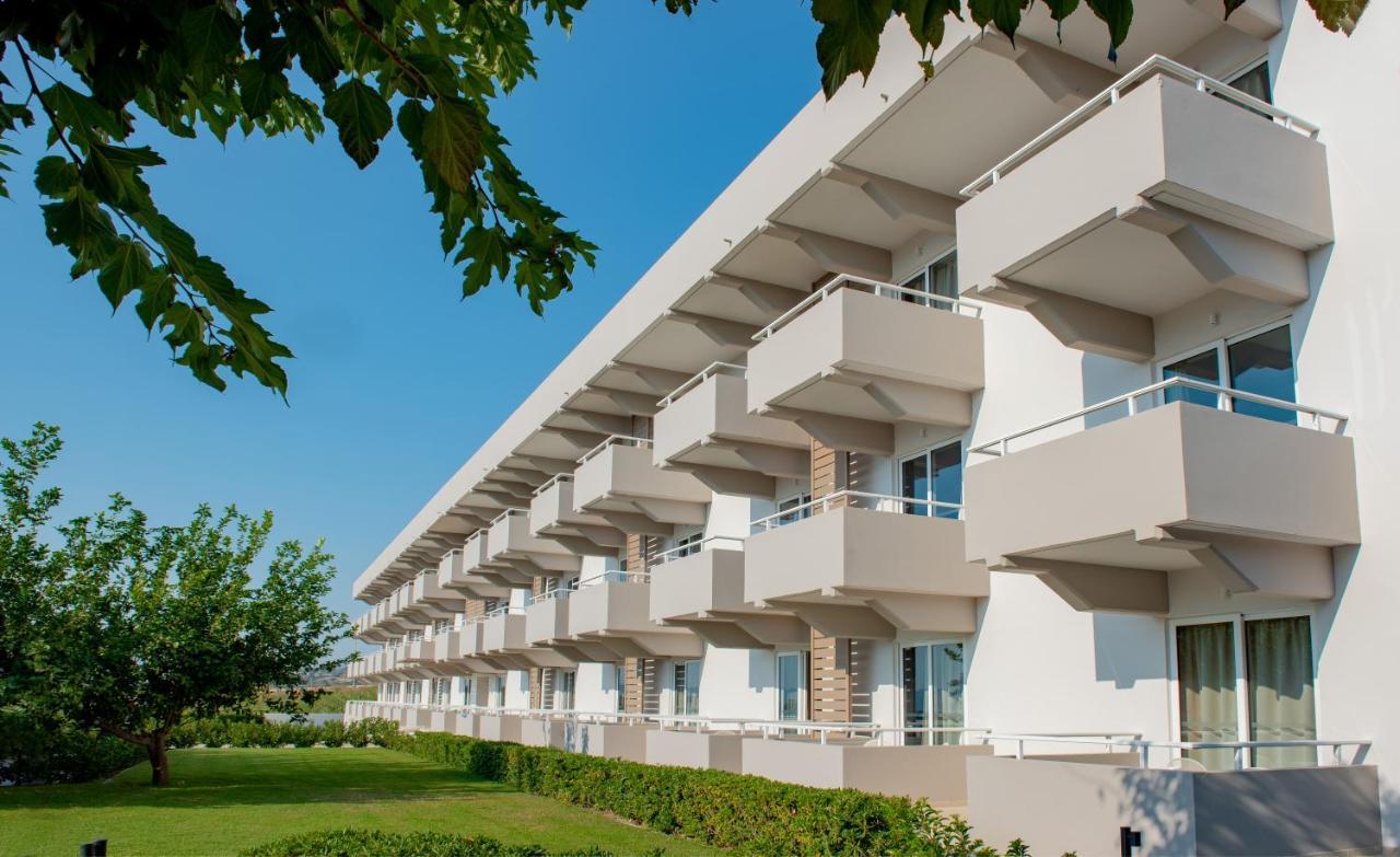 Hotel Zoes & 3*